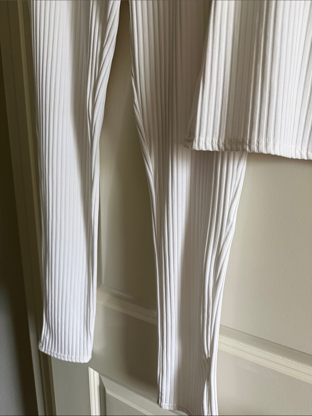 White Ribbed Two-Piece Lounge Set - Picture 4 of 6